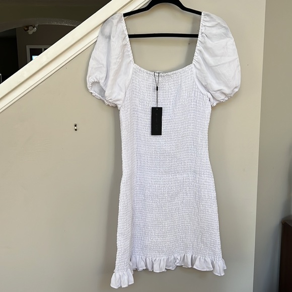 Gianni Bini
Alli Square Neck Short Puff Sleeve Smocked Dress - Picture 4 of 9